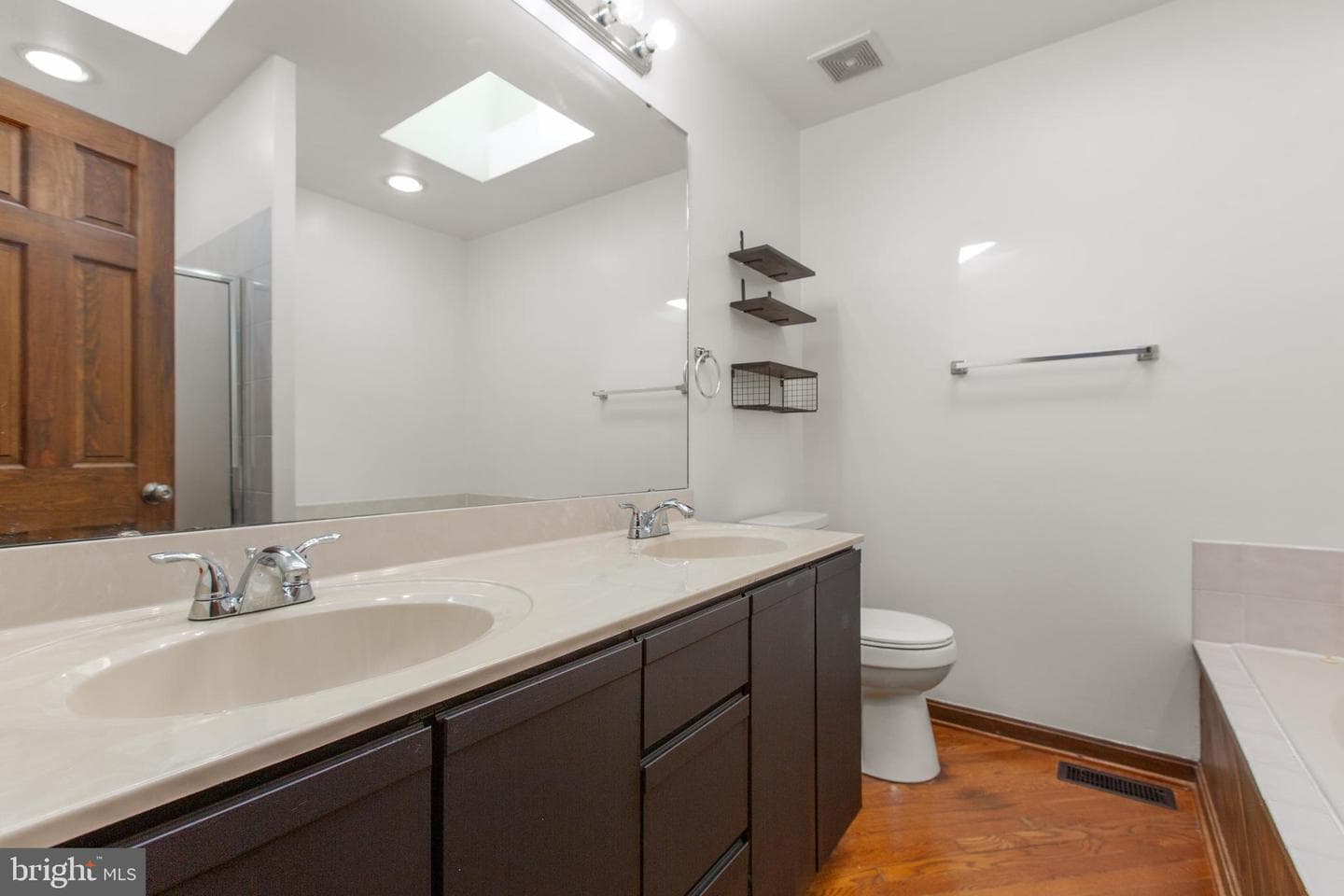 6906 Aspen Lane photo 13