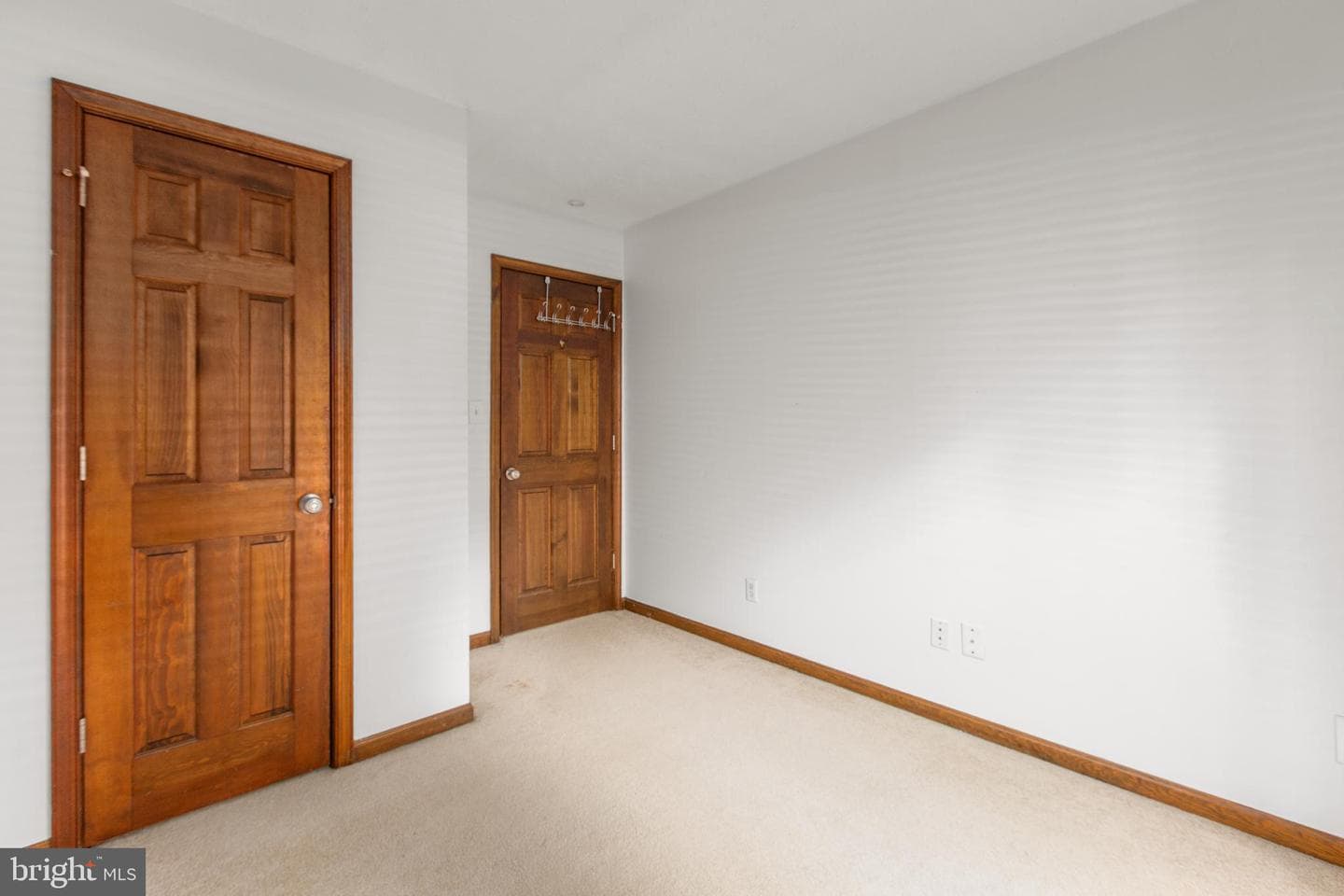 6906 Aspen Lane photo 17