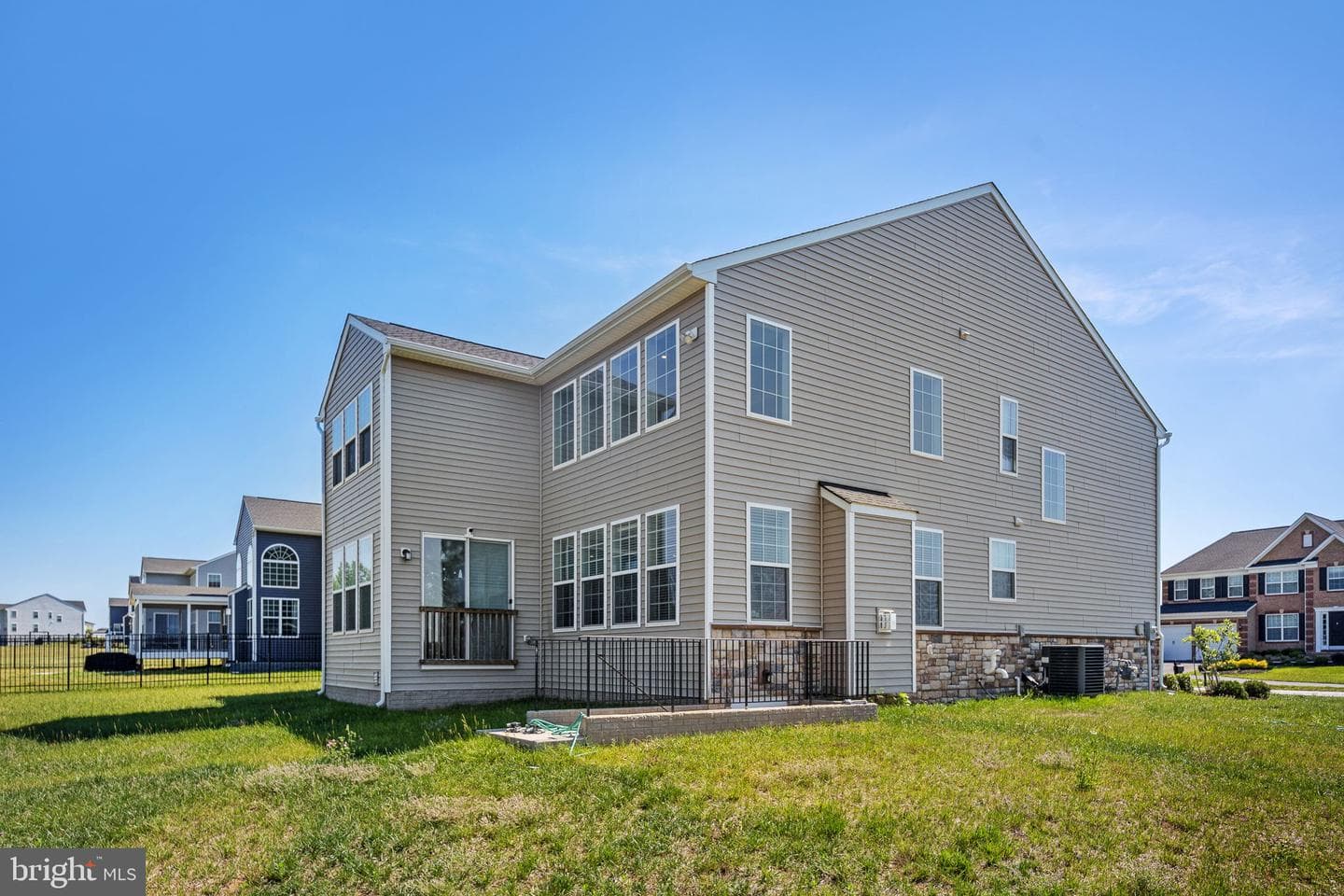 10052 Premier Street photo 13