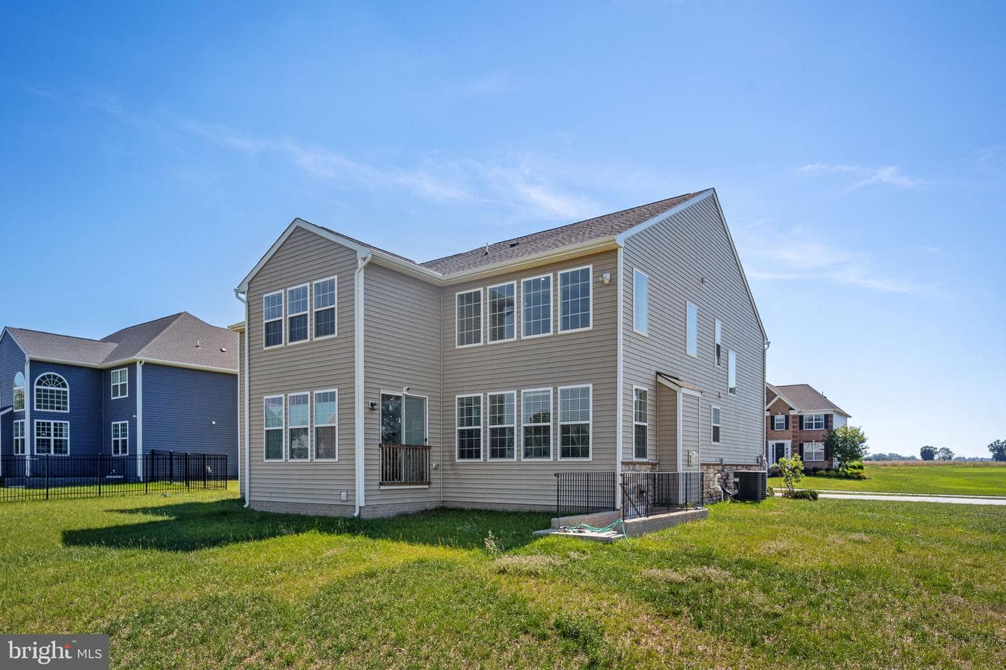 10052 Premier Street photo 14