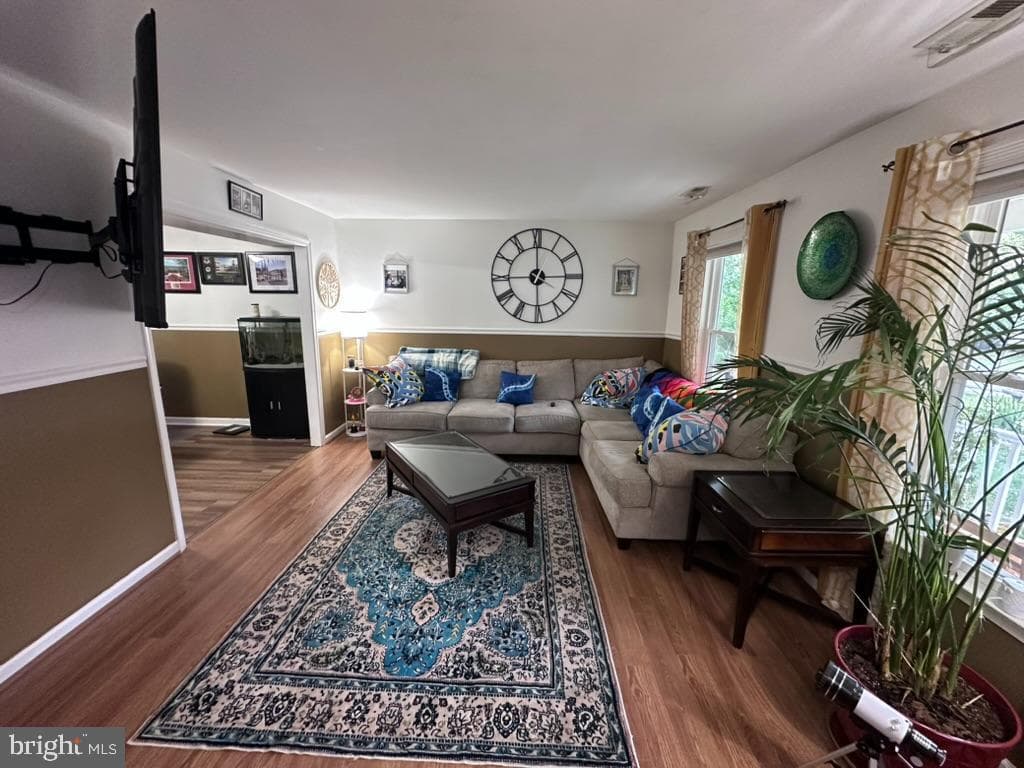 4802 Queensbury Circle photo 6