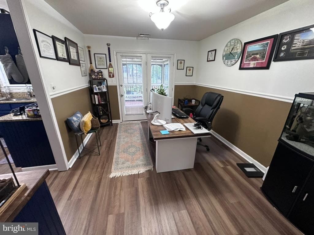 4802 Queensbury Circle photo 9
