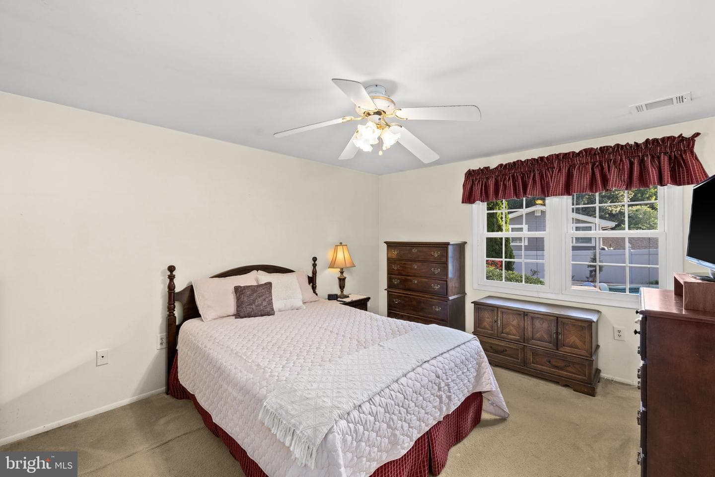 8 Pond Circle photo 24