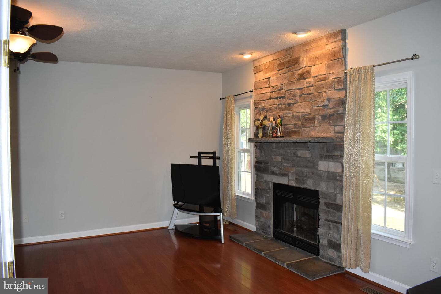 4018 Derbyshire Lane photo 6