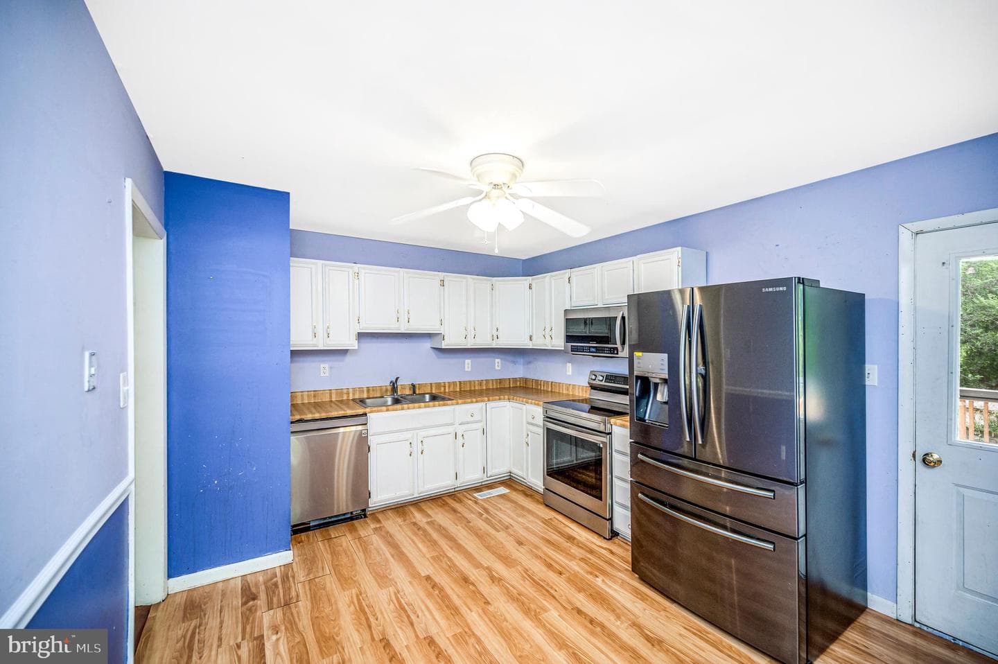 5526 Carousel Street photo 24