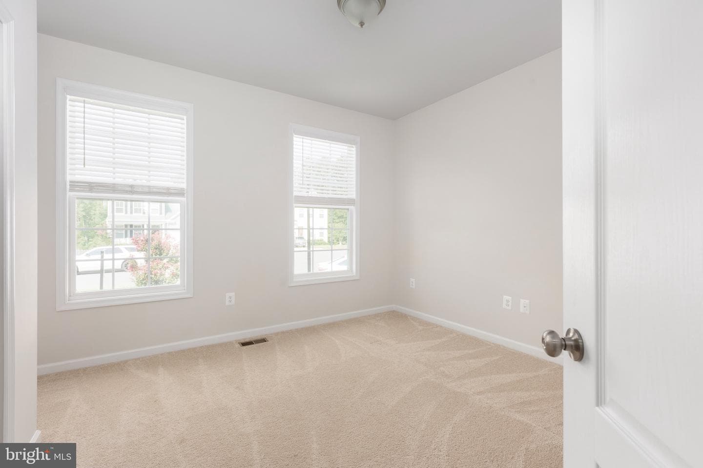 9627 Hillcrest Drive photo 29