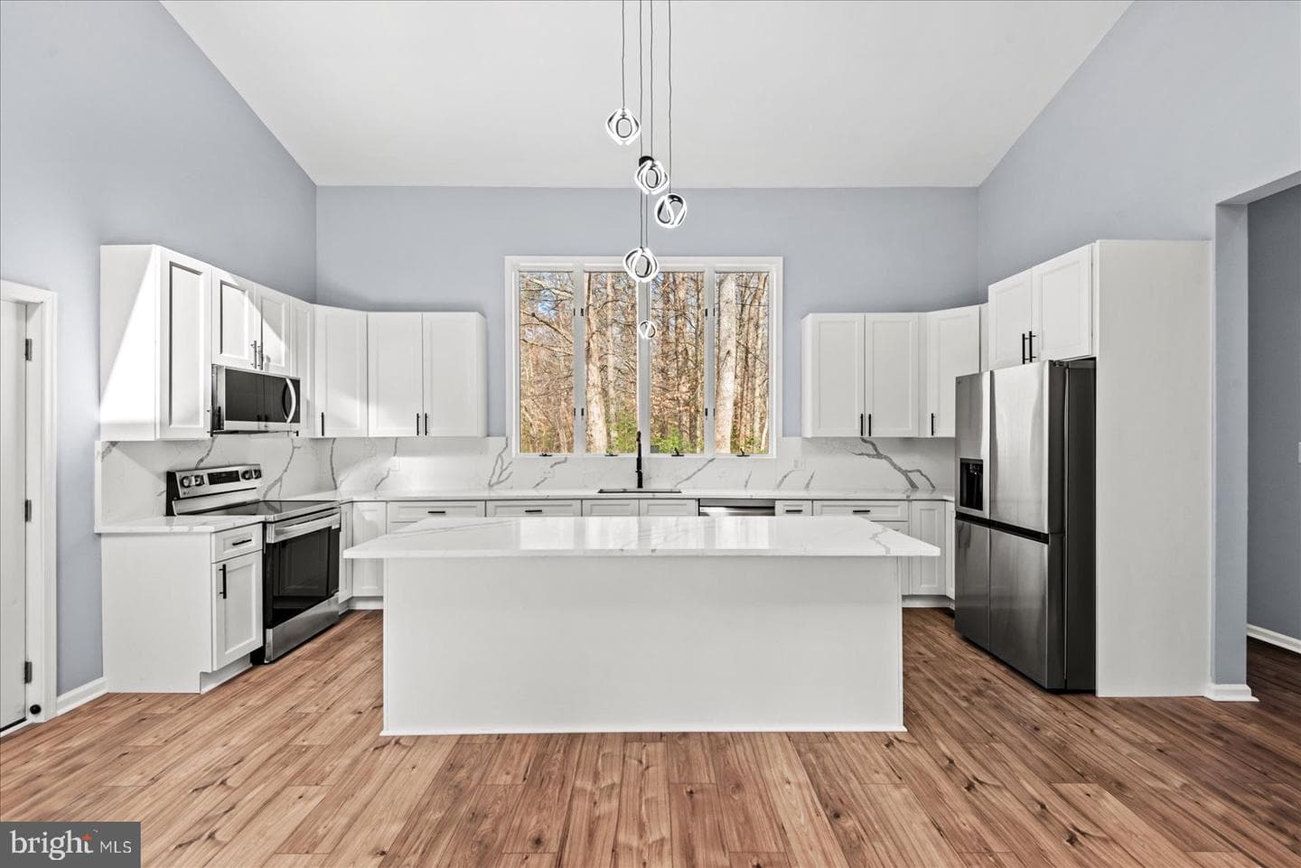 7621 River Road photo 8