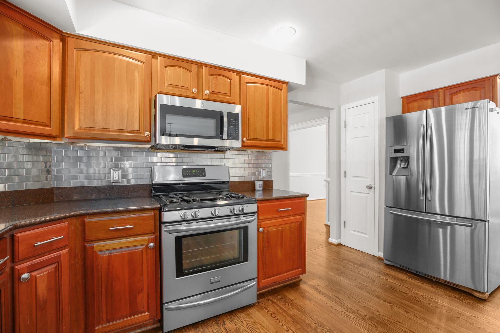 10205 N Hampton Ln photo 10