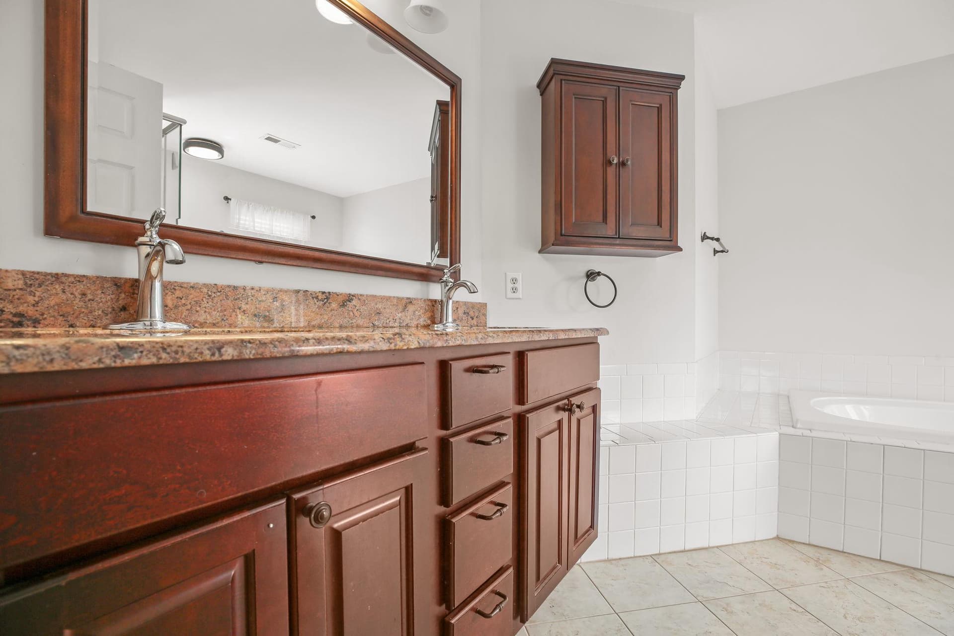 10205 N Hampton Ln photo 26