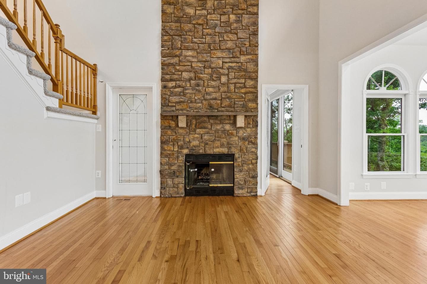 7317 River Road photo 4