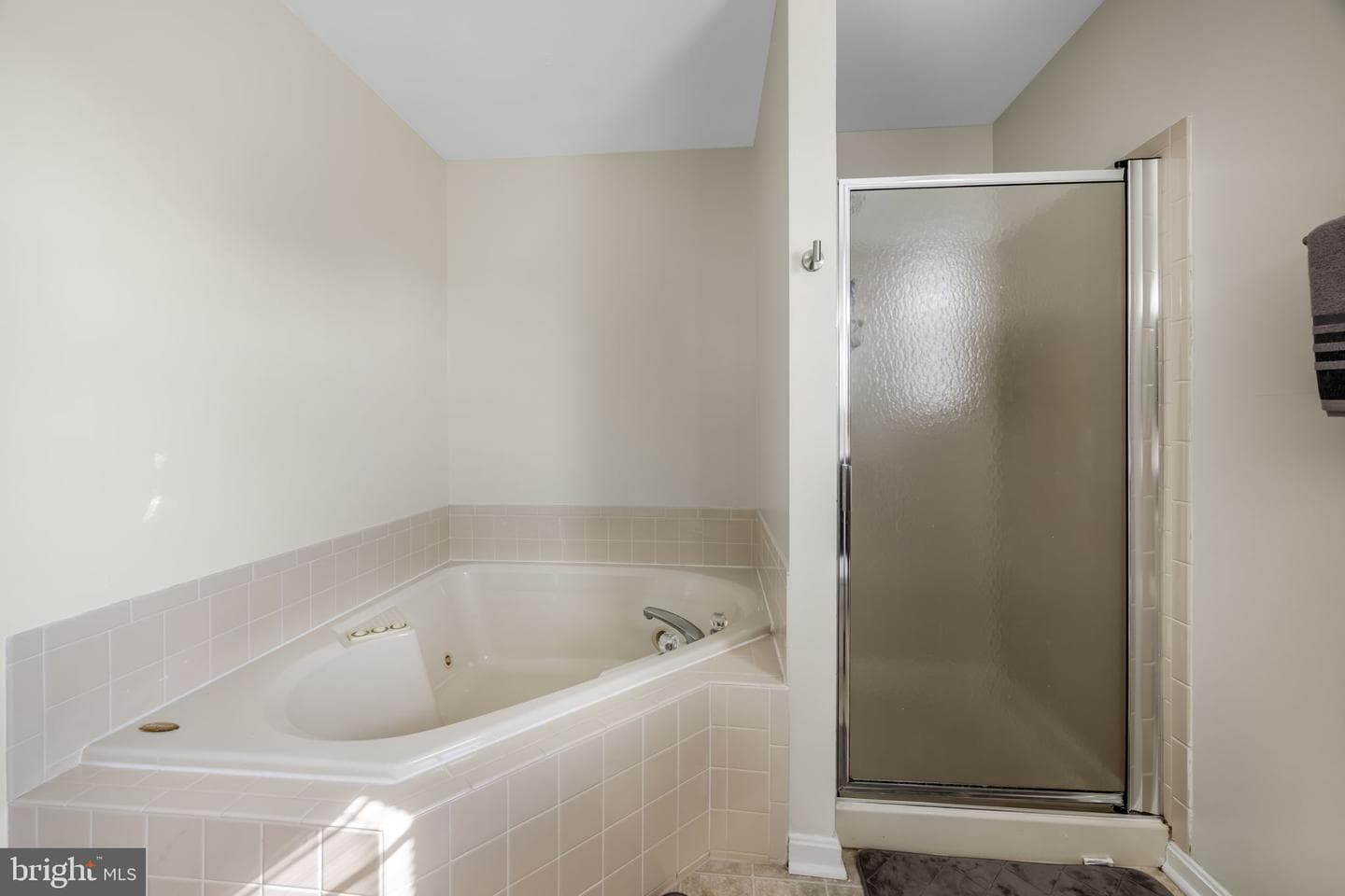 12001 Wales Drive photo 25