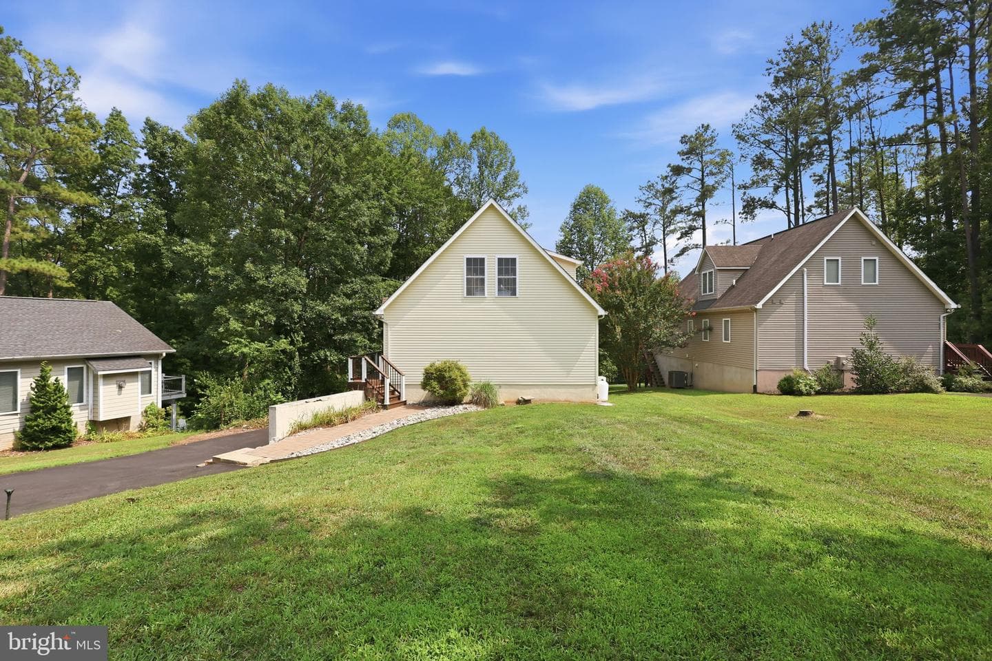 3359 Fisherman Way photo 5