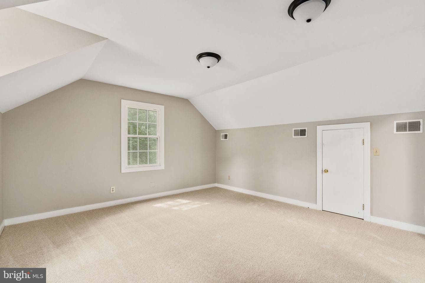 9 Sanford Circle photo 43