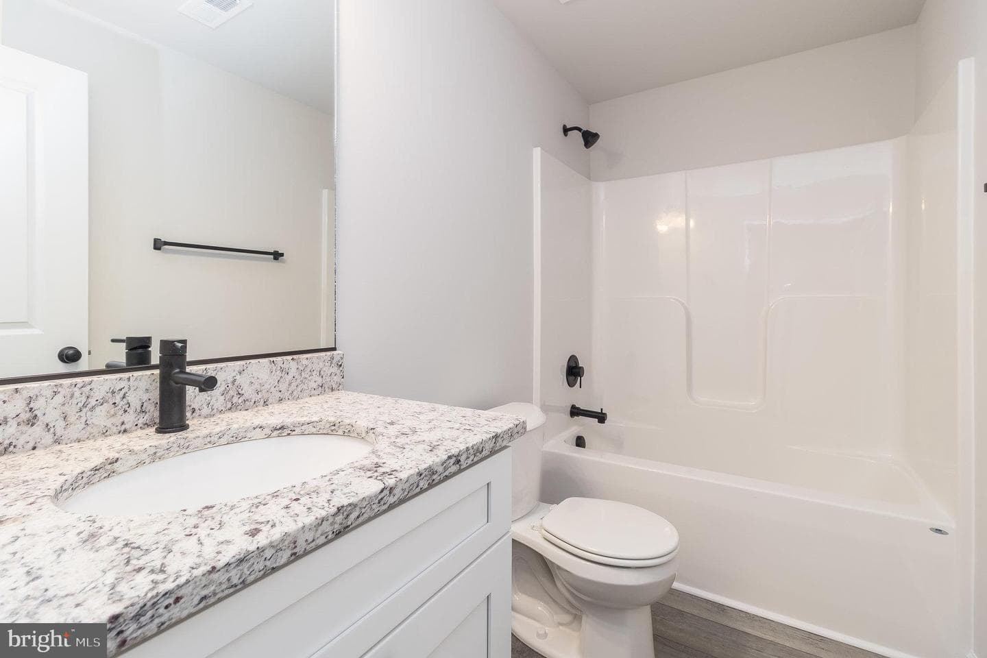 215 Mansfield Street photo 18