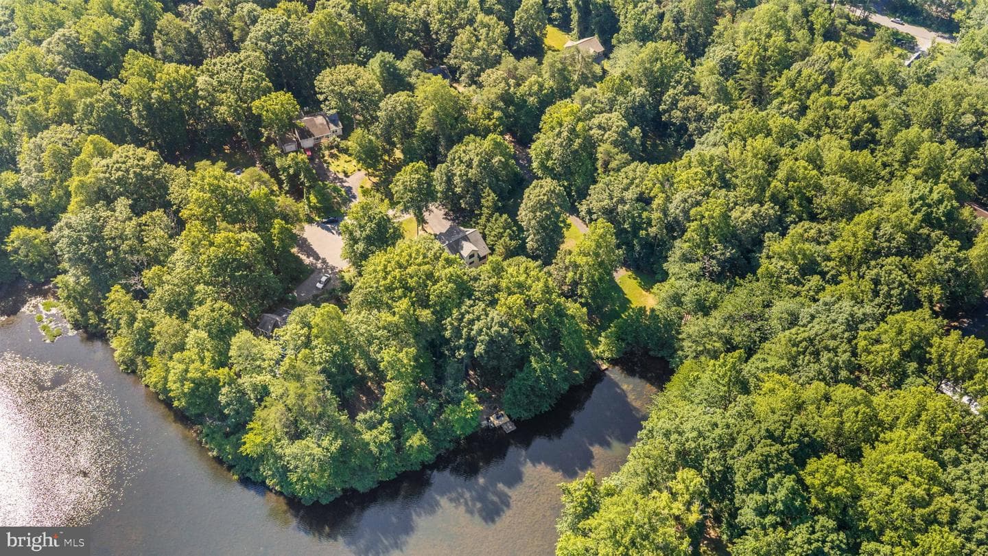 12504 Hawkins Lane photo 9