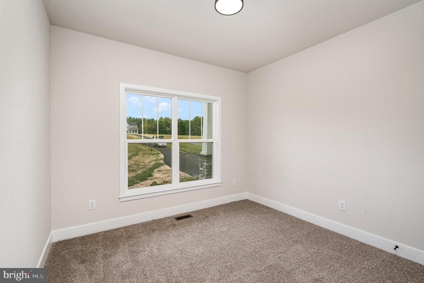 5301 Wyndemere Circle photo 23