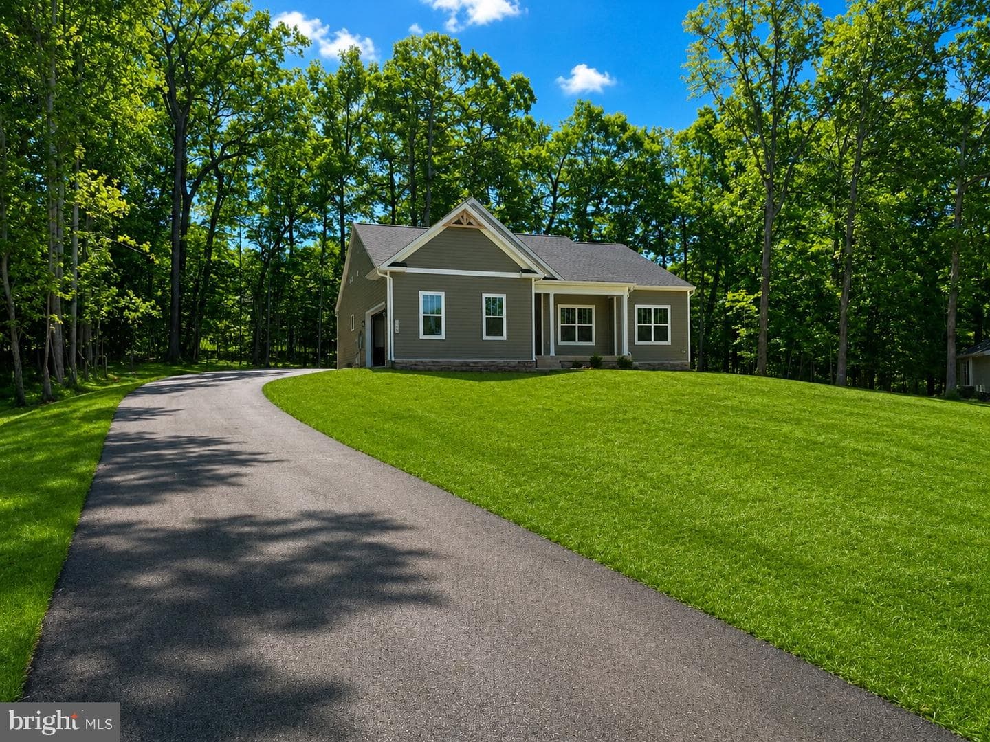 5304 Wyndemere Circle photo 1