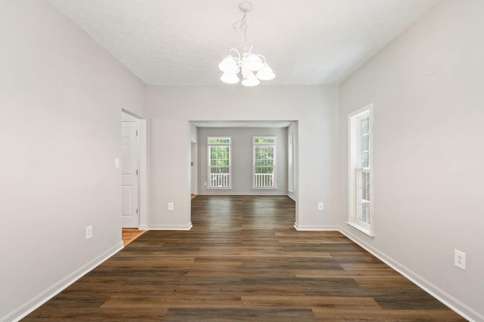 9516 Post Lane photo 13