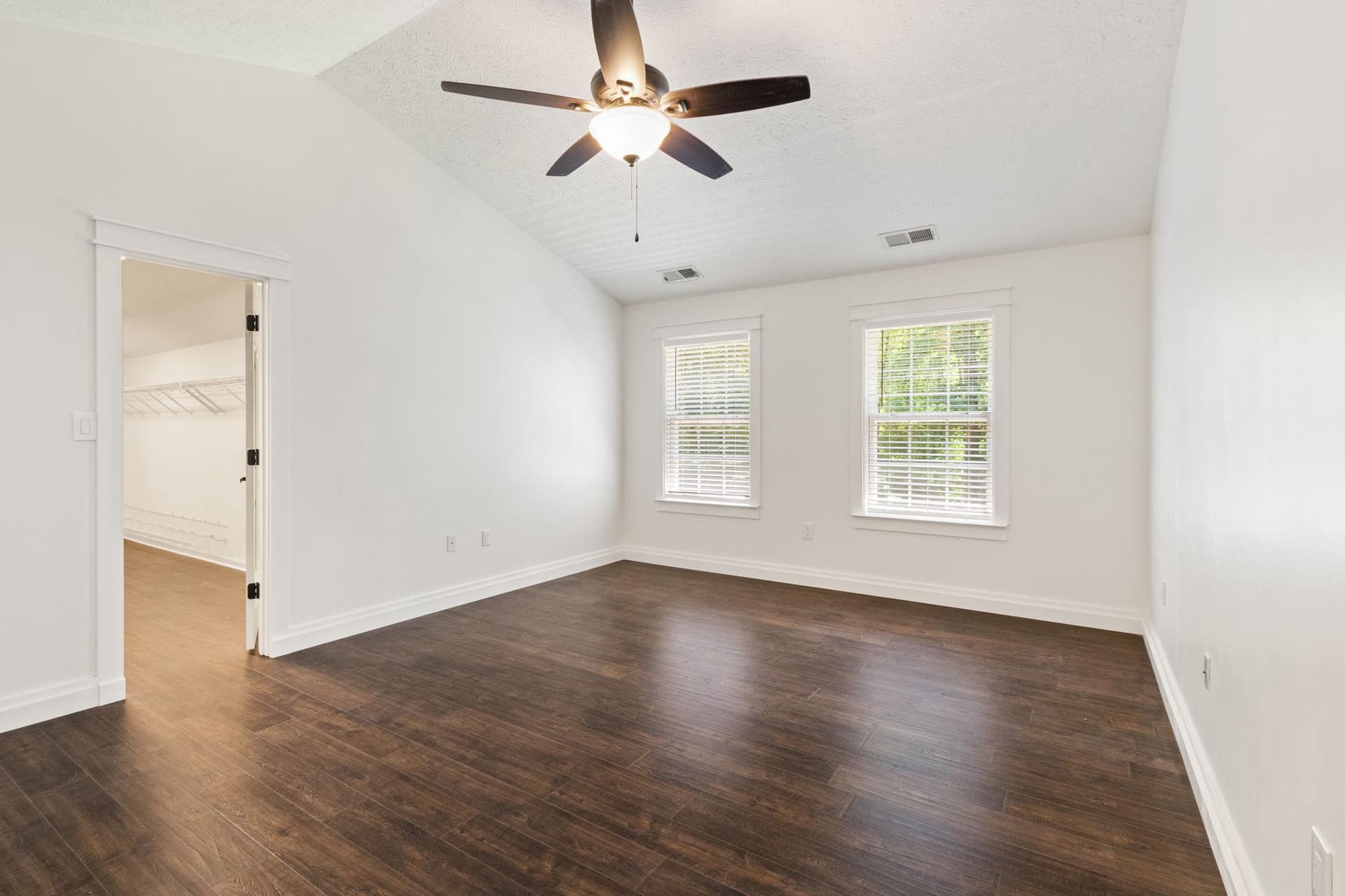 9516 Post Lane photo 27