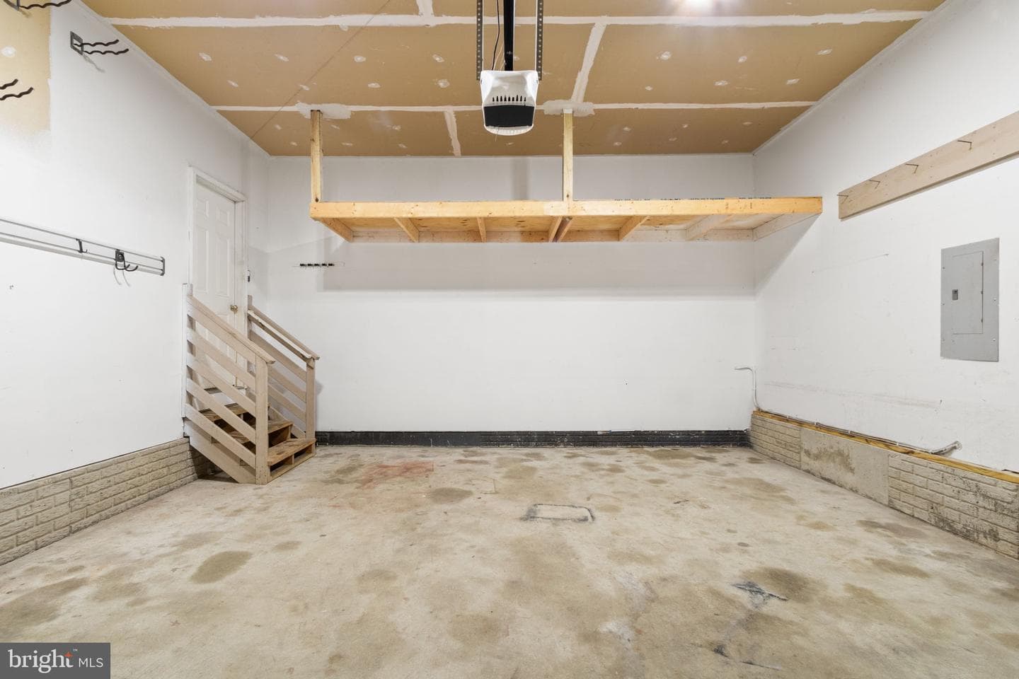 9516 Post Lane photo 57