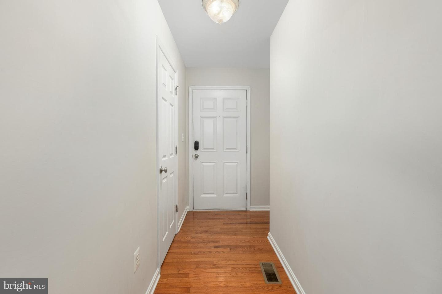 10416 Hillside Lane photo 9