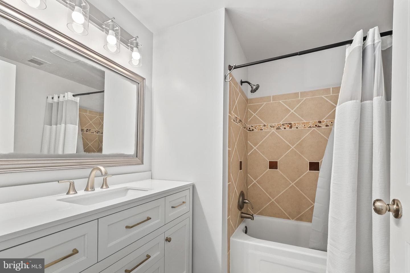 5062 Macnamara Drive photo 30