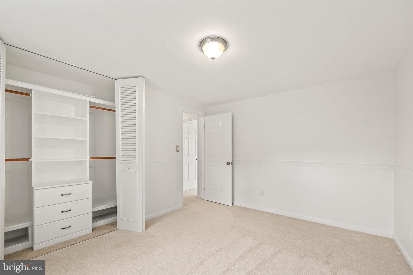 5062 Macnamara Drive photo 35