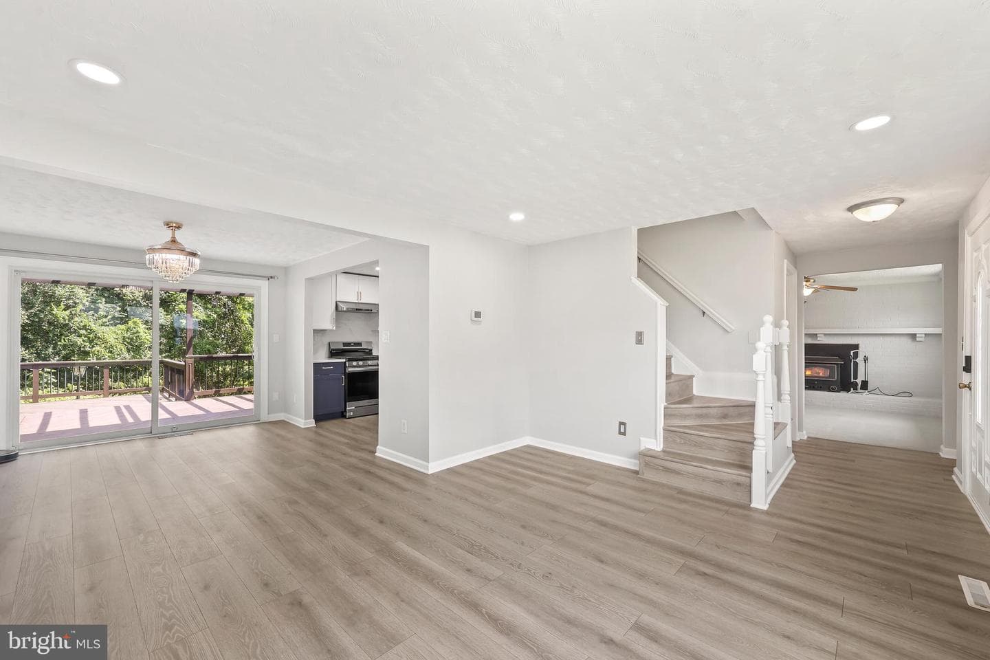 5062 Macnamara Drive photo 5