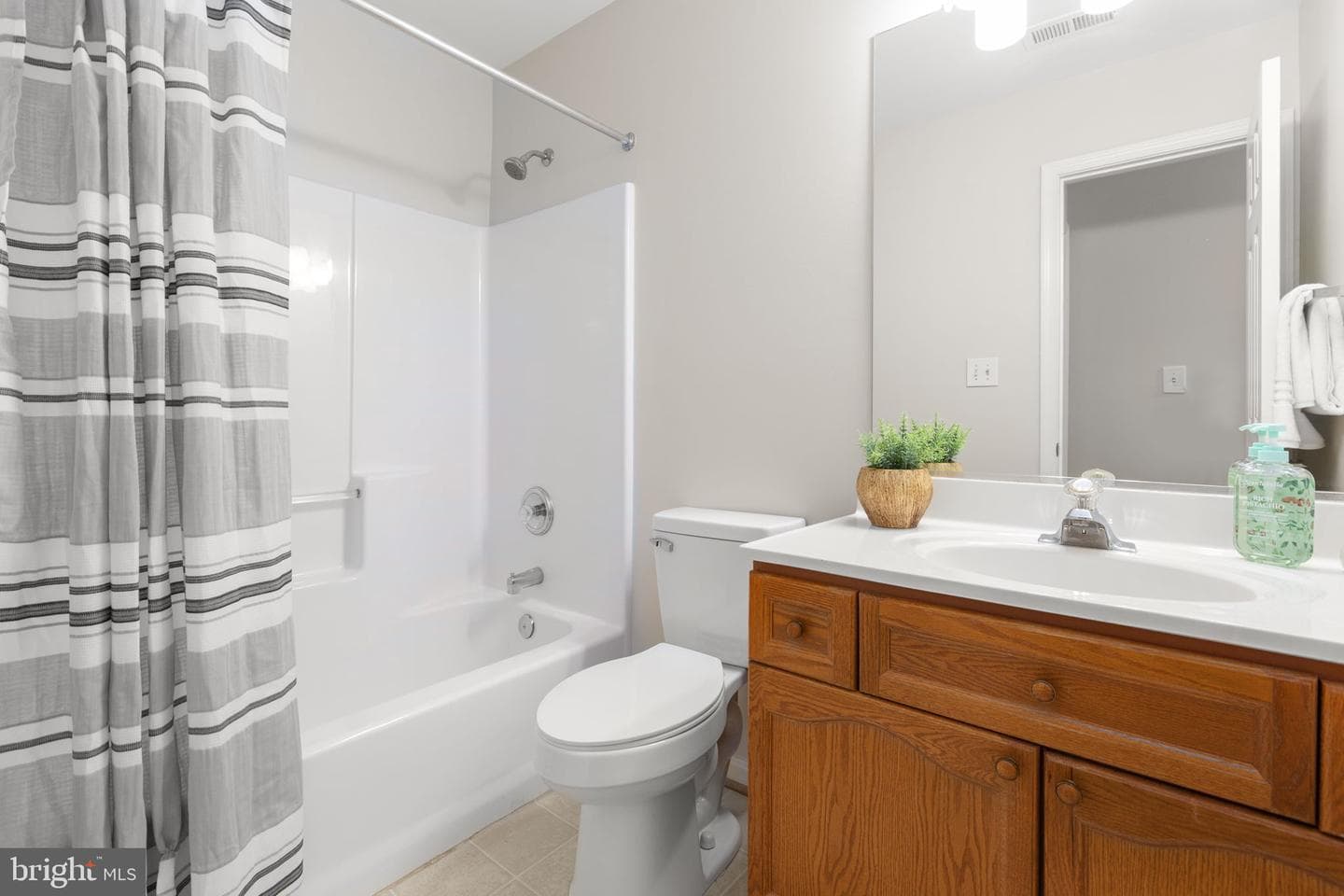 11248 Summerlake Boulevard photo 35