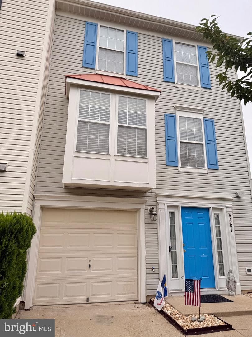 4601 Colonnade Way photo 1