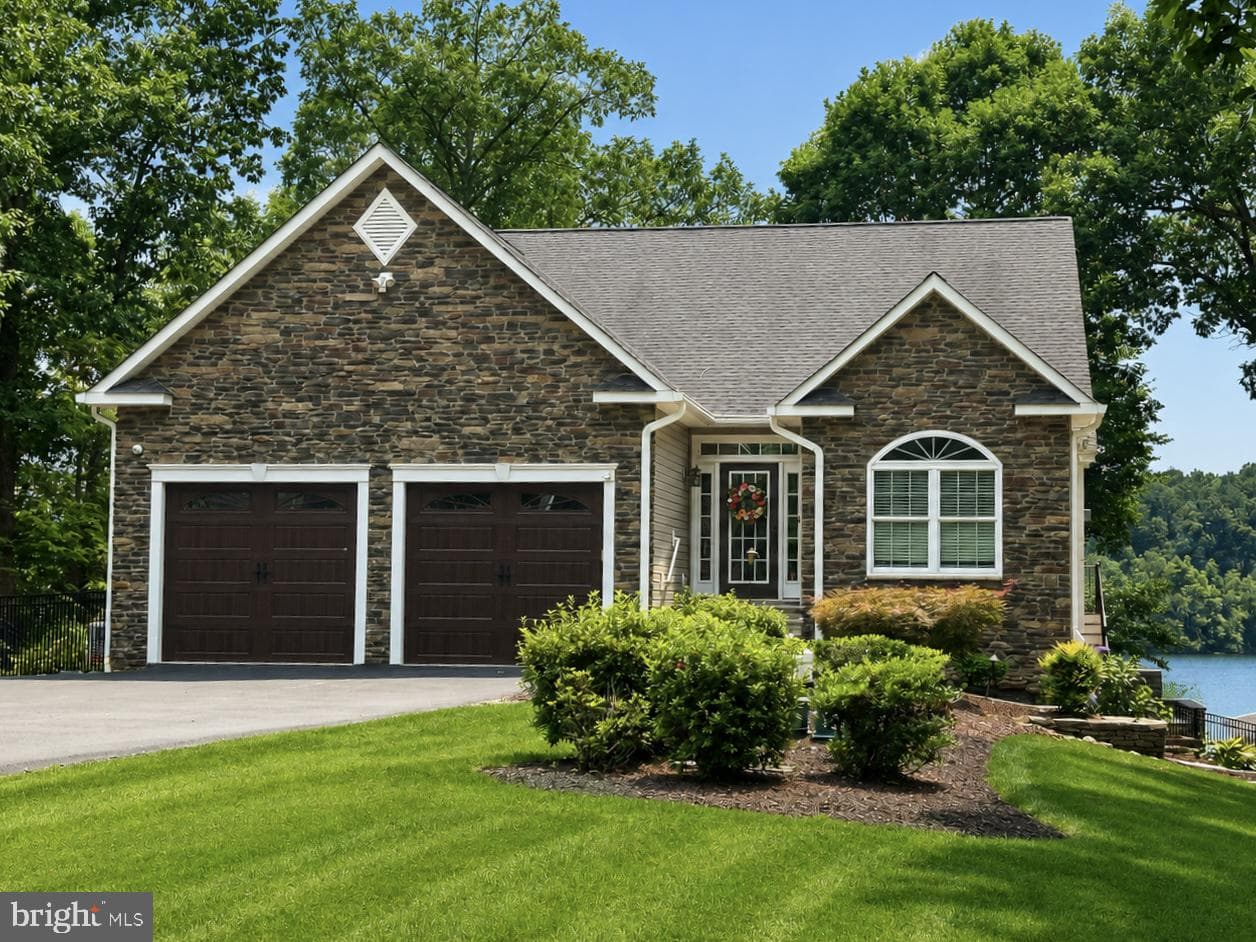 13420 Black Walnut Lane photo 1