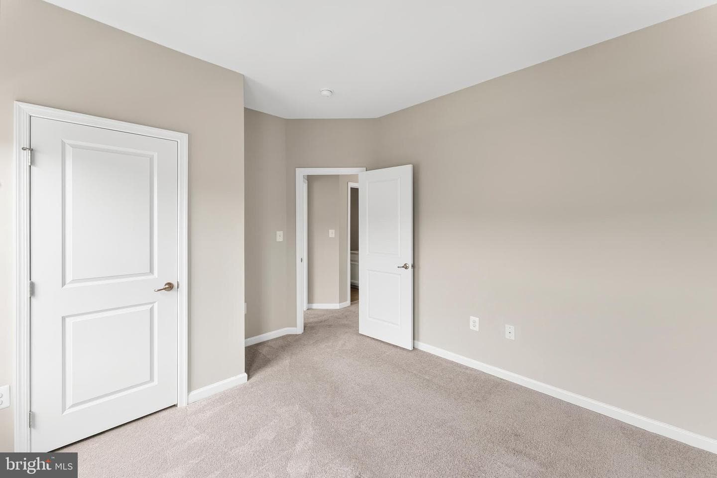 6611 Shelton Lane photo 36