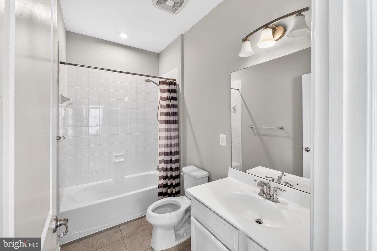 6611 Shelton Lane photo 39