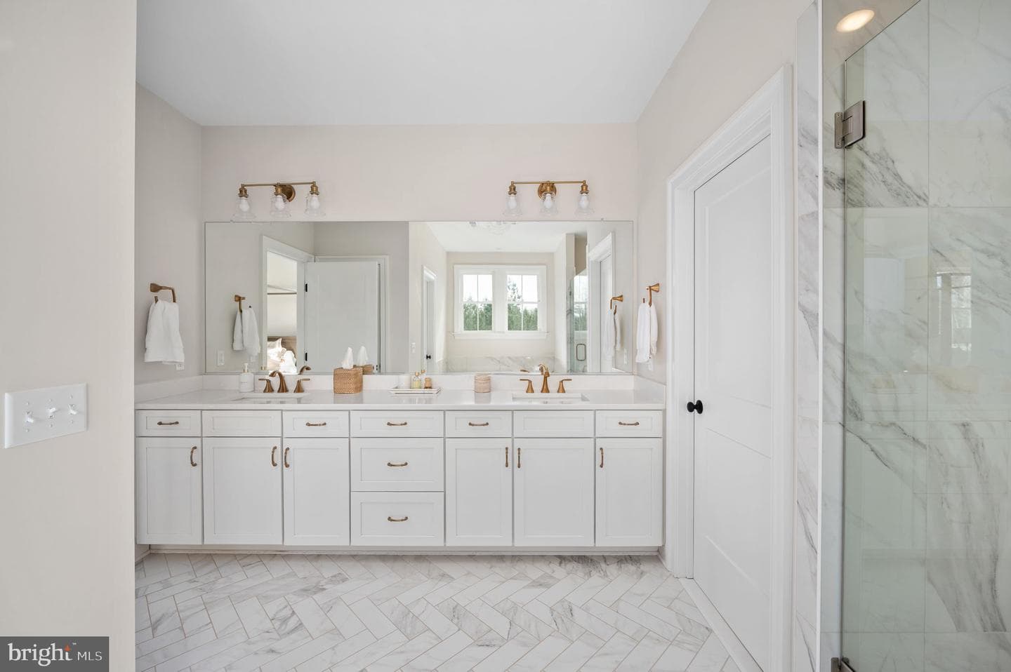 10912 Downton Avenue photo 37