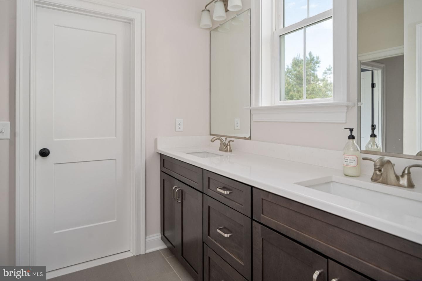 10912 Downton Avenue photo 44