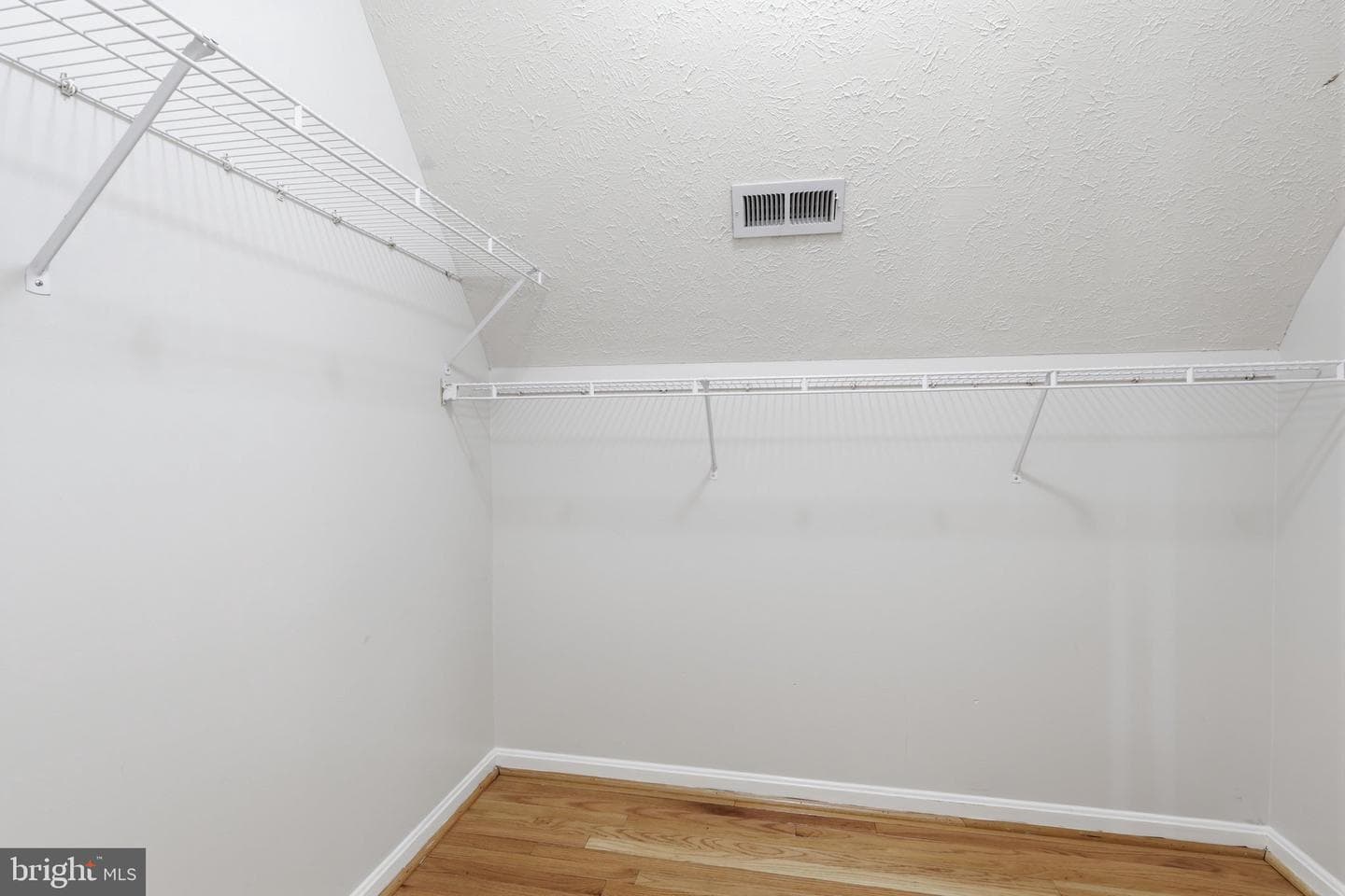 10108 Ballston Rd photo 32
