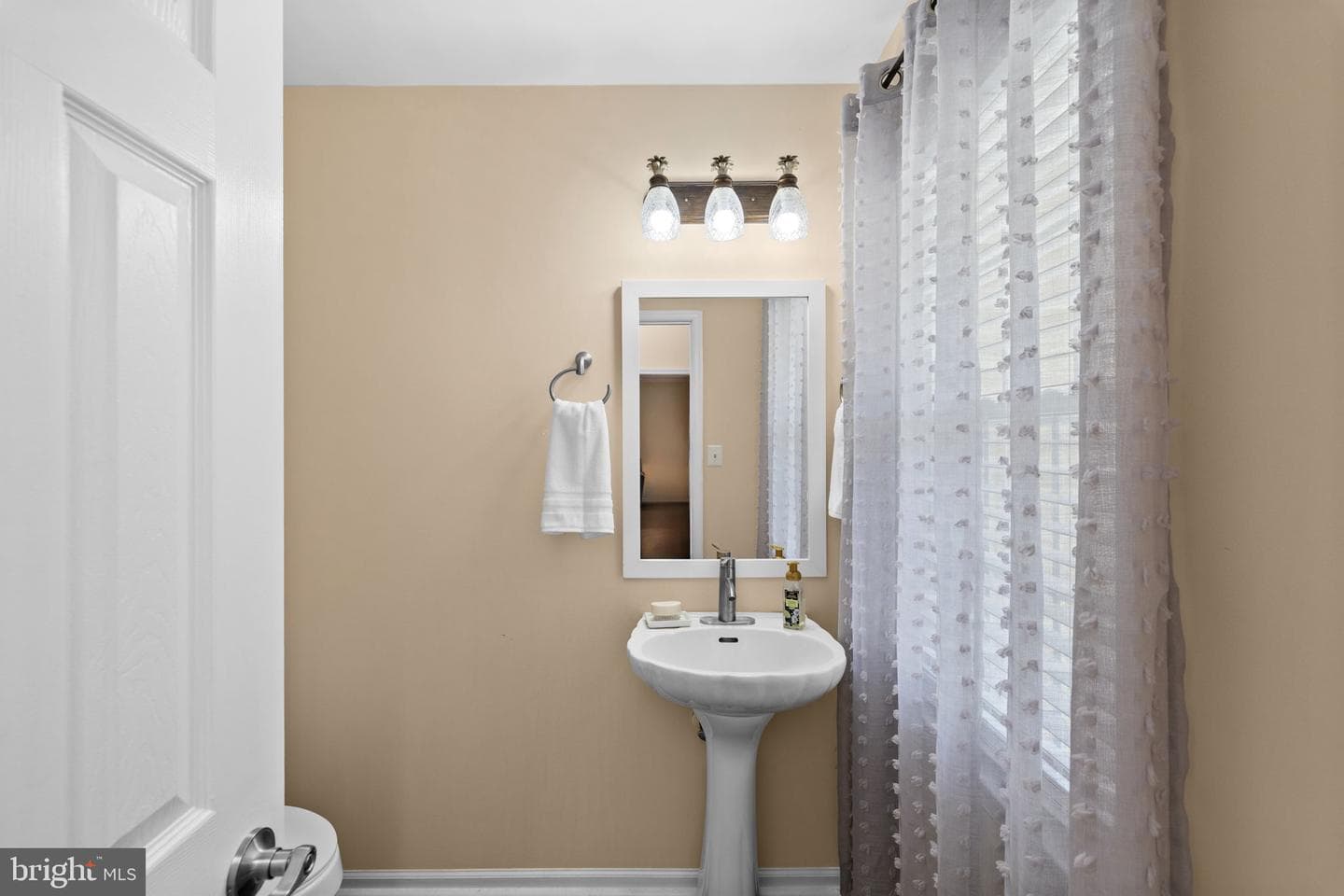 10414 N McClellan Drive photo 4