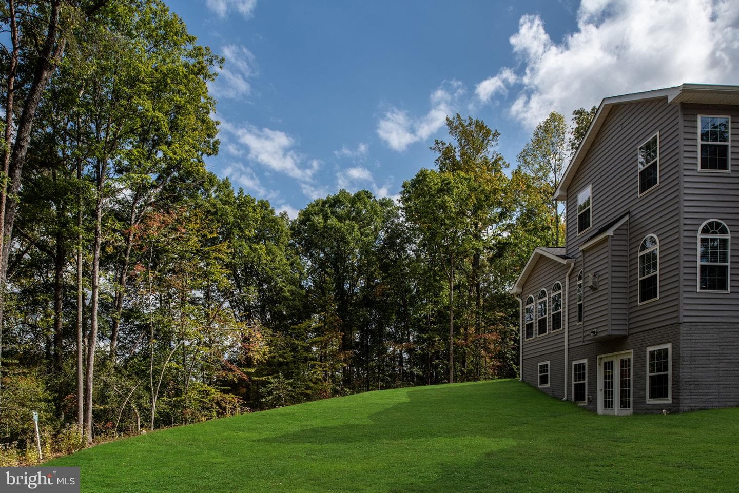 332 Ireland Drive photo 11