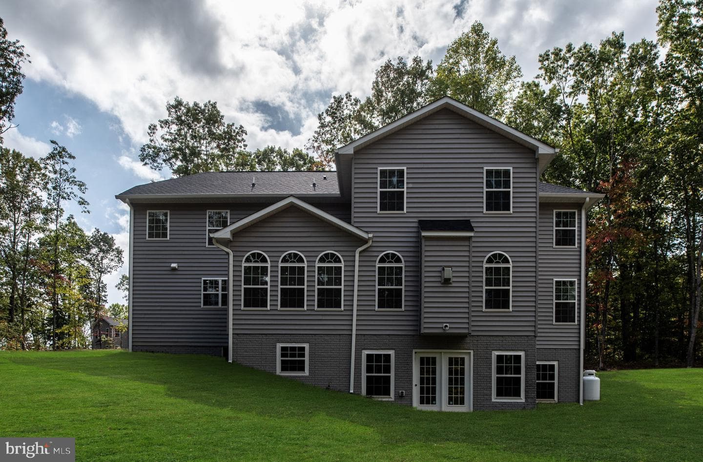 332 Ireland Drive photo 12