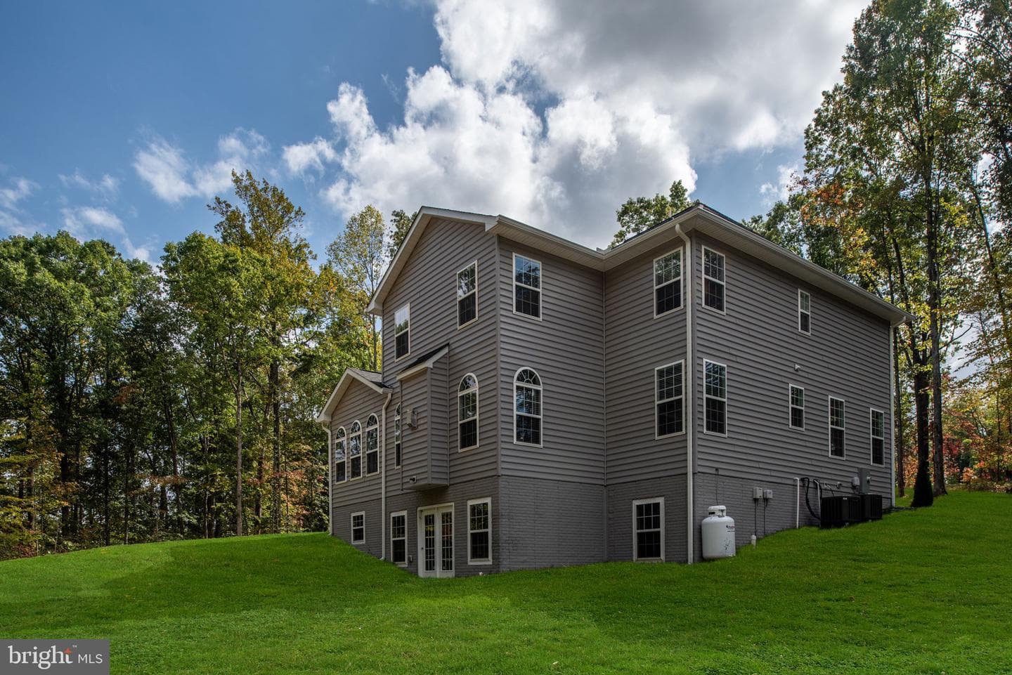 332 Ireland Drive photo 13