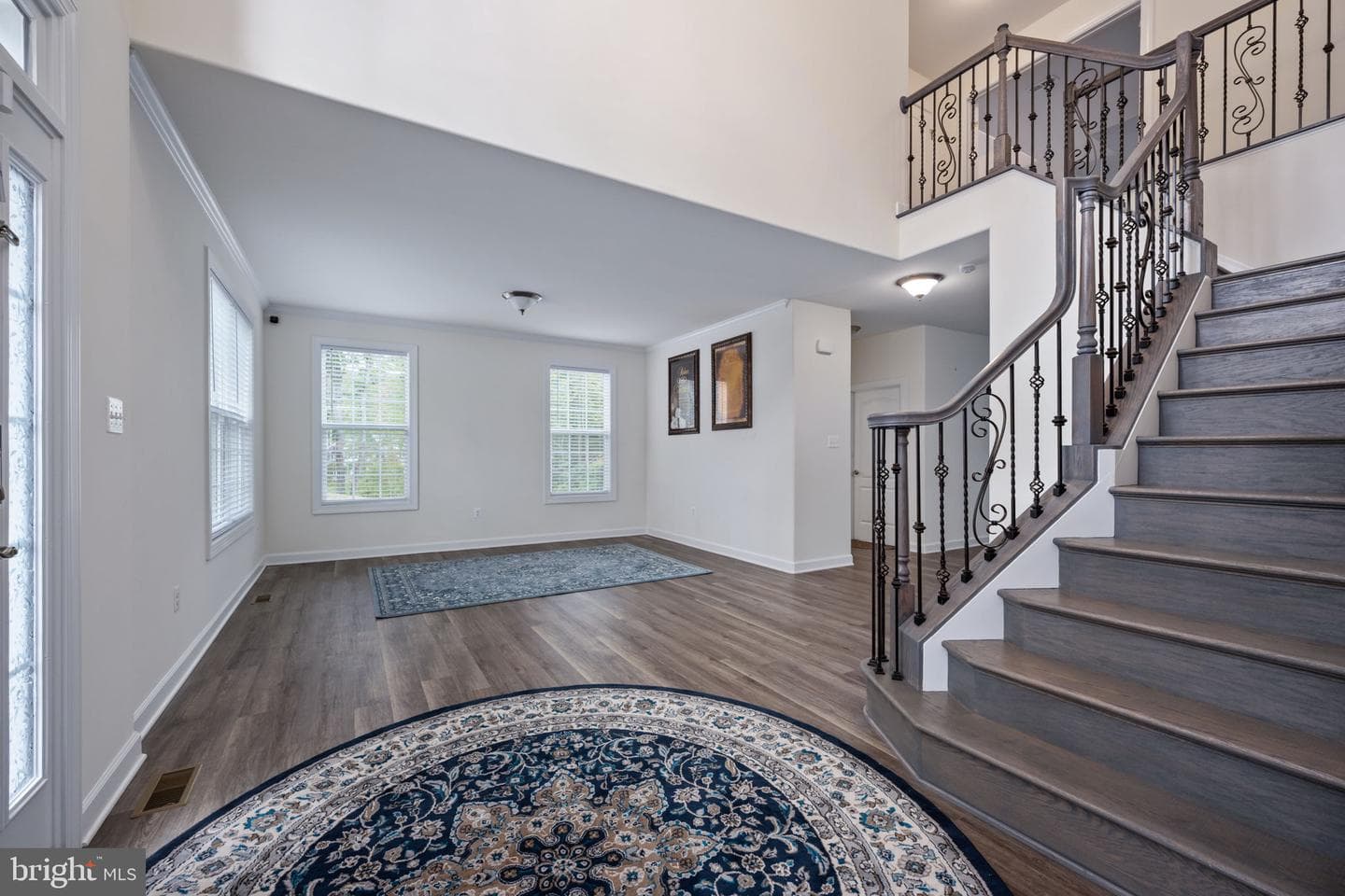 332 Ireland Drive photo 23