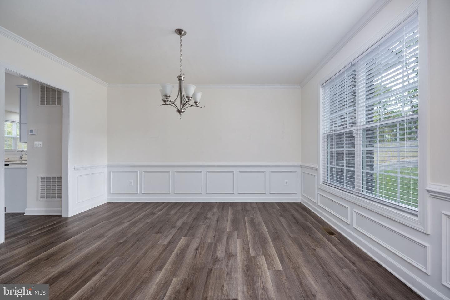 332 Ireland Drive photo 29