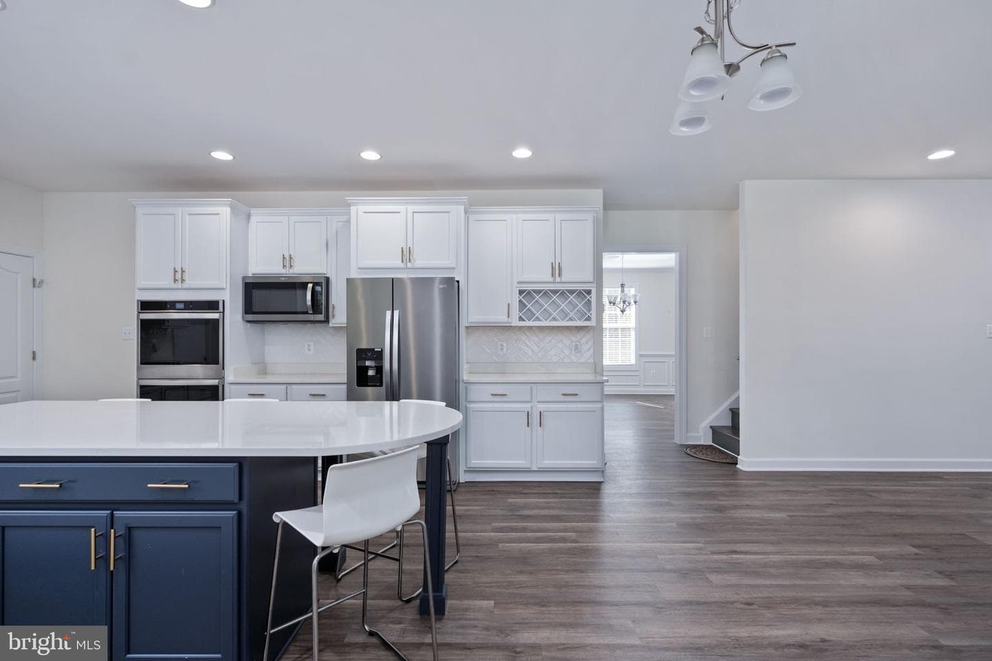 332 Ireland Drive photo 47