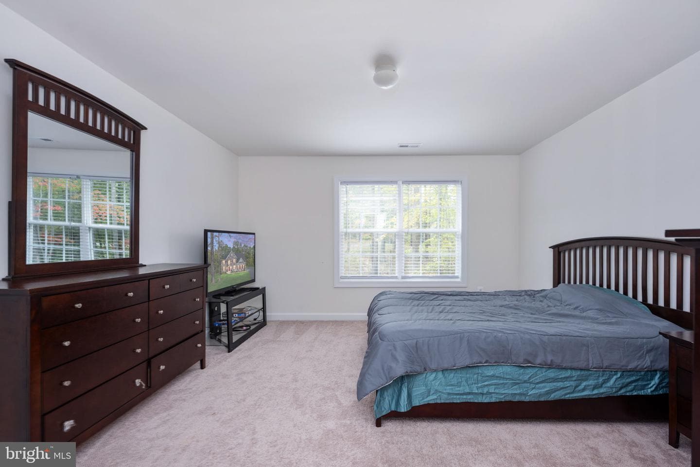 332 Ireland Drive photo 66
