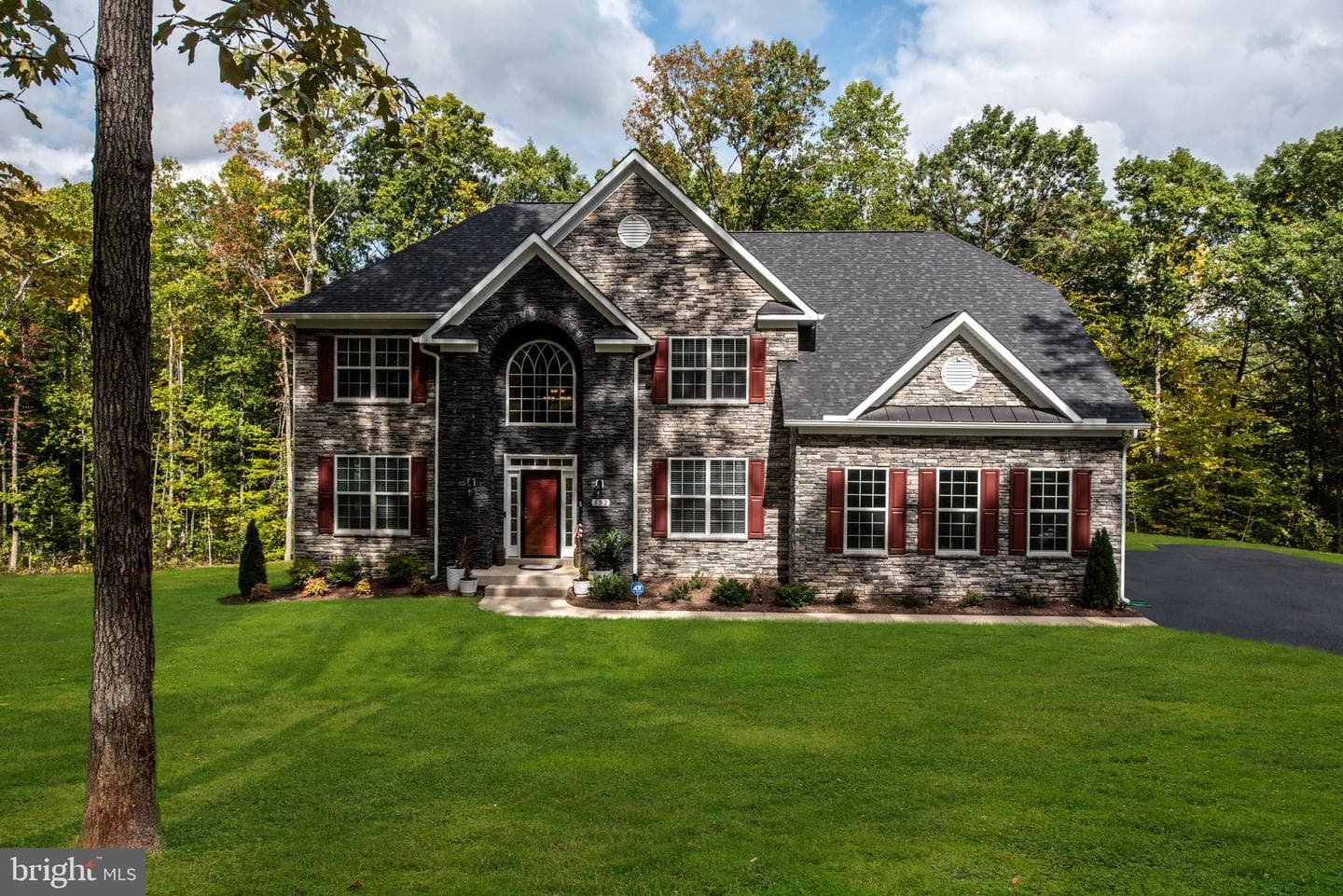 332 Ireland Drive photo 7