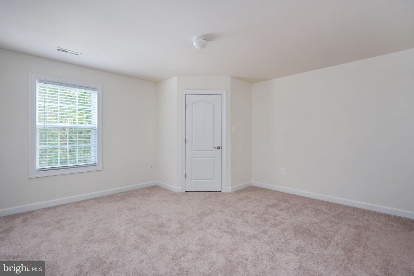 332 Ireland Drive photo 74