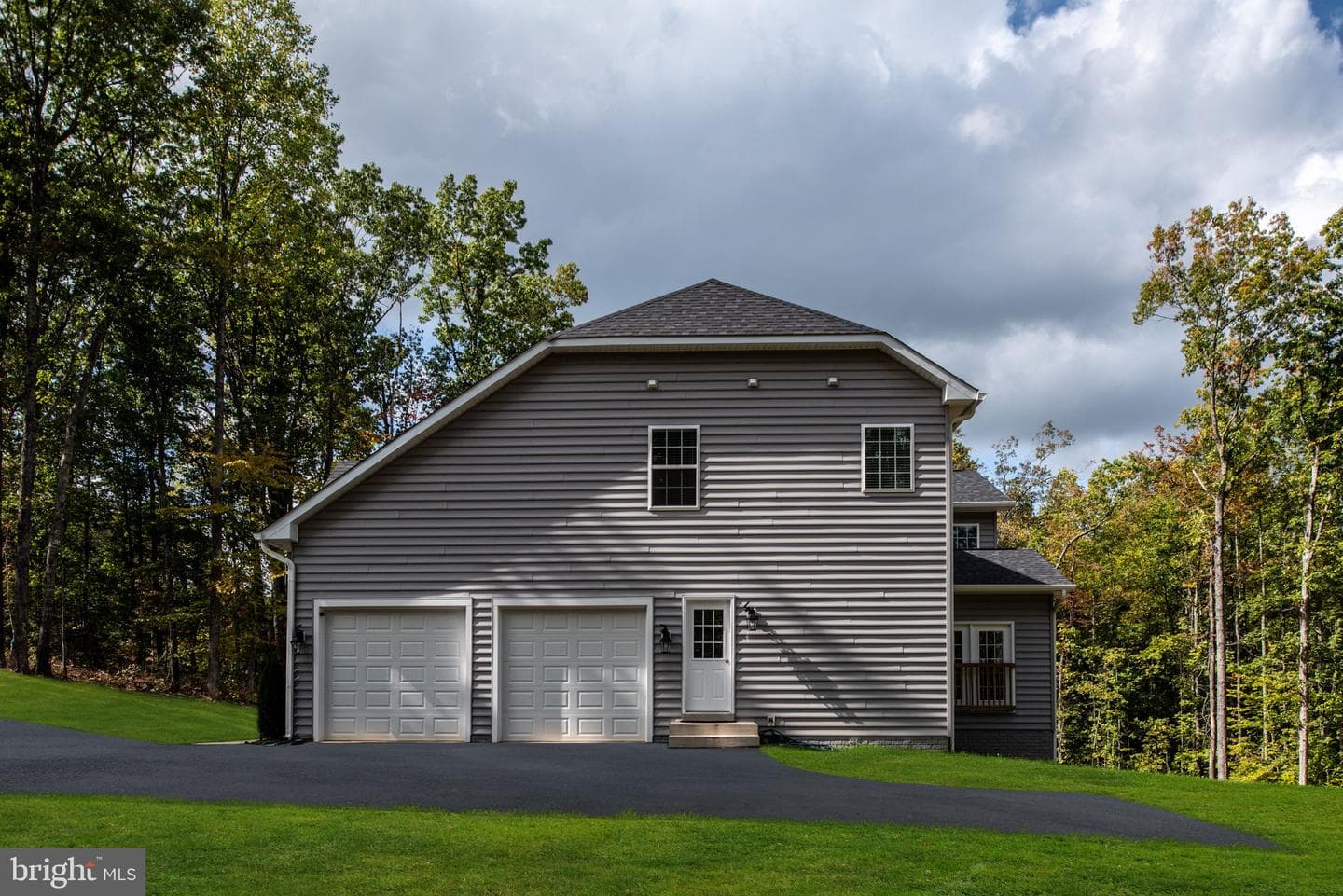 332 Ireland Drive photo 8