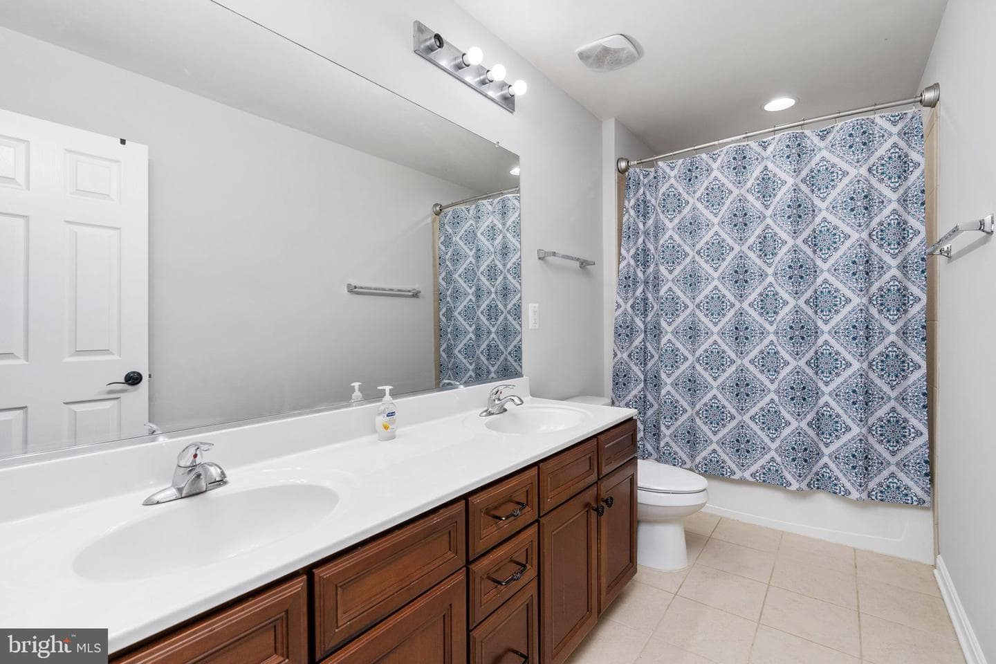 35 Iris Lane photo 13