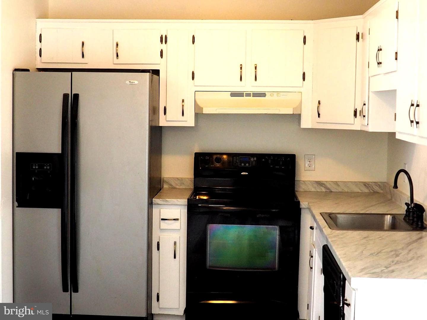 401 Madison Court photo 7