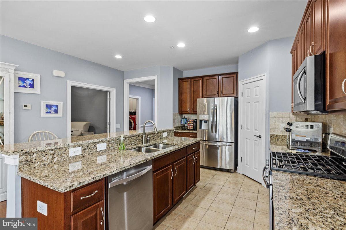 163 Hyannis Place photo 5